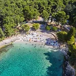 Apartman In Near Sea