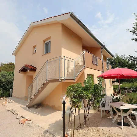 Apartament In Near Sea *