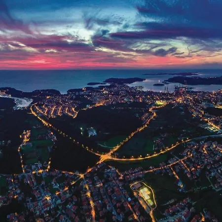 Lejlighed In Near Sea