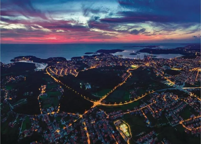 Apartament In Near Sea