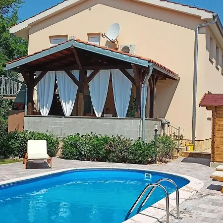 Exquisite In Ilo With Balcony Apartment