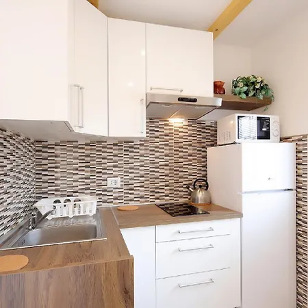 Exquisite In Ilo With Balcony Silo (Krk)
