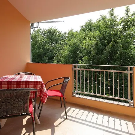 Exquisite In Ilo With Balcony * Silo (Krk)