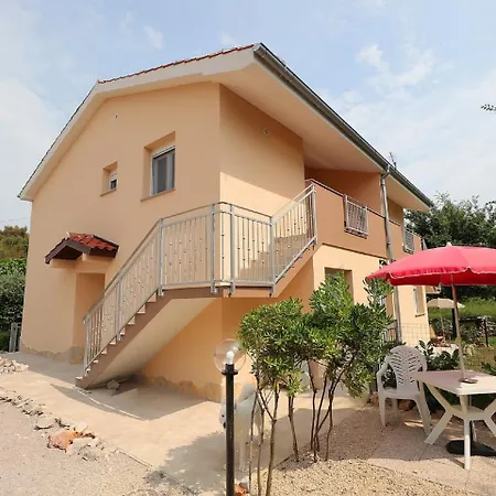 Exquisite In Ilo With Balcony *